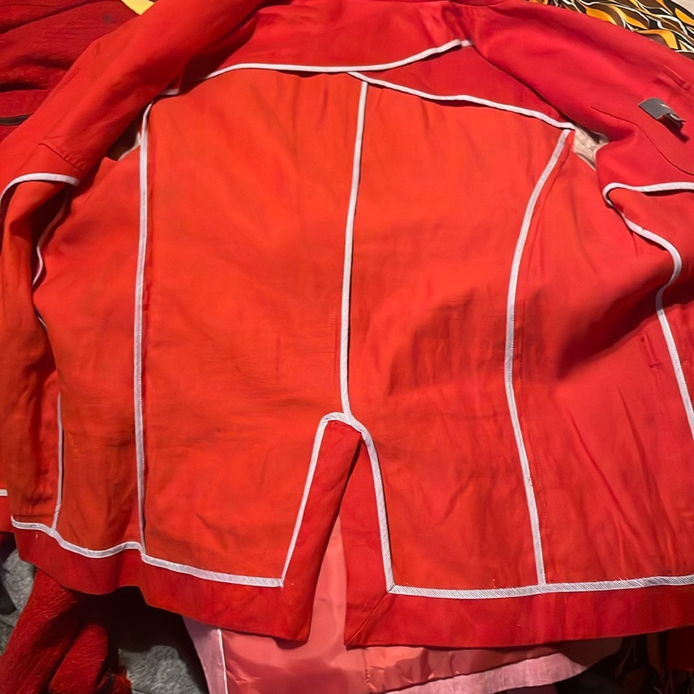 Vince -This oversized linen blazer is perfection.